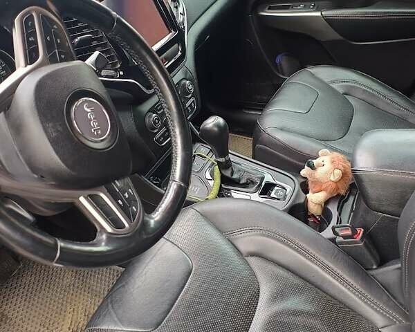 Сірий Джип Cherokee, об'ємом двигуна 2 л та пробігом 38 тис. км за 18500 $, фото 6 на Automoto.ua