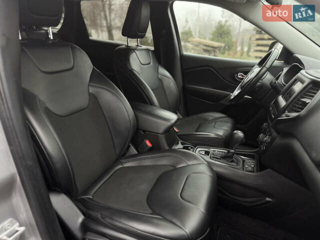 Сірий Джип Cherokee, об'ємом двигуна 2.36 л та пробігом 198 тис. км за 15200 $, фото 70 на Automoto.ua