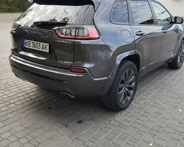 Сірий Джип Cherokee, об'ємом двигуна 3.24 л та пробігом 133 тис. км за 18000 $, фото 6 на Automoto.ua