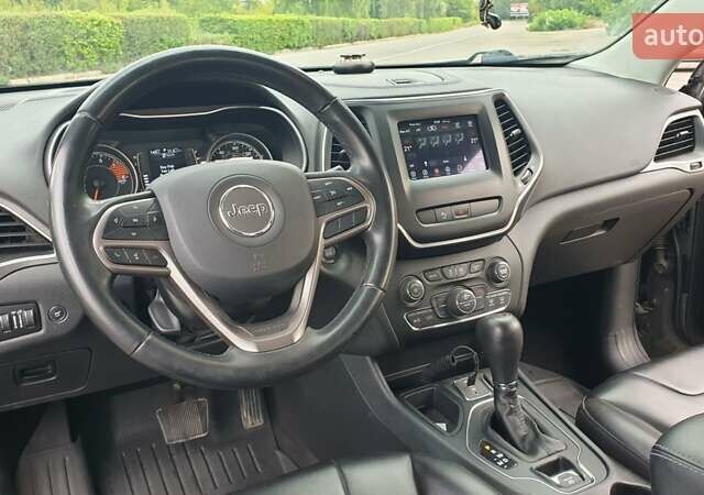 Серый Джип Чероки, объемом двигателя 3.24 л и пробегом 61 тыс. км за 19000 $, фото 31 на Automoto.ua