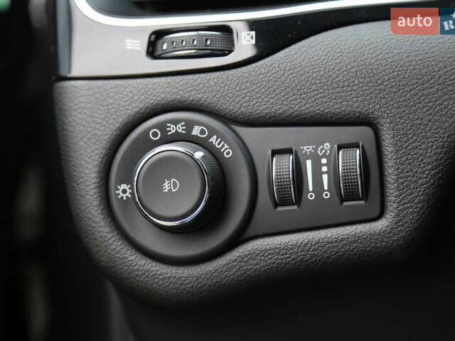 Сірий Джип Cherokee, об'ємом двигуна 2.36 л та пробігом 62 тис. км за 20900 $, фото 21 на Automoto.ua