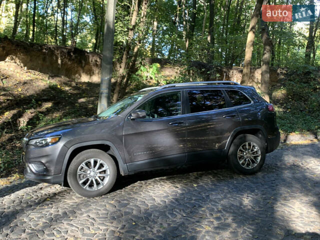 Джип Чероки 2019 в Киеве на Automoto.ua Серый Джип Чероки, объемом двигателя 2.36 л и пробегом 80 тыс. км за 17500 $, фото 7 на Automoto.ua