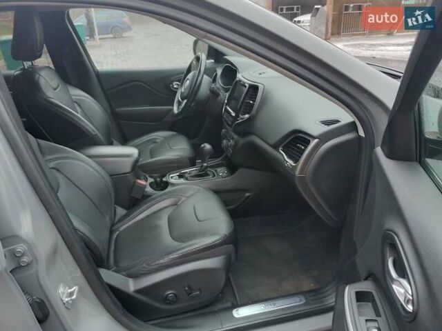 Серый Джип Чероки, объемом двигателя 2.4 л и пробегом 111 тыс. км за 17300 $, фото 3 на Automoto.ua