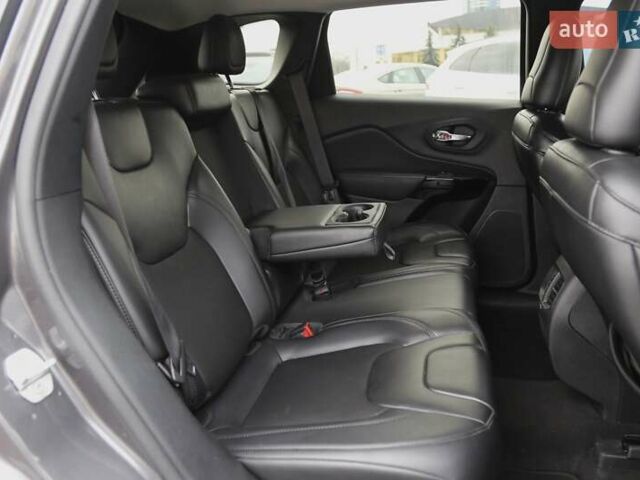 Сірий Джип Cherokee, об'ємом двигуна 2.36 л та пробігом 62 тис. км за 20900 $, фото 8 на Automoto.ua