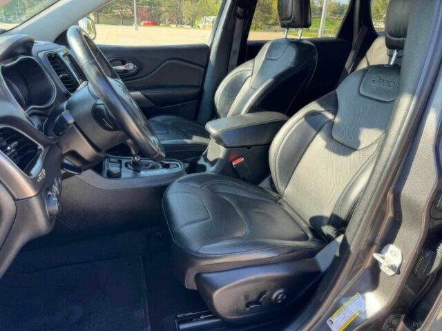 Джип Чероки 2019 в Житомире на Automoto.ua Серый Джип Чероки, объемом двигателя 3.2 л и пробегом 42 тыс. км за 15200 $, фото 9 на Automoto.ua