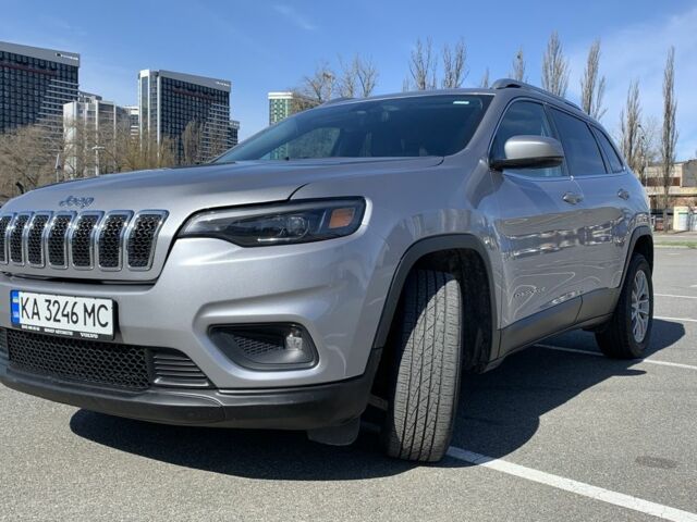 Сірий Джип Cherokee, об'ємом двигуна 0.24 л та пробігом 24 тис. км за 18600 $, фото 2 на Automoto.ua