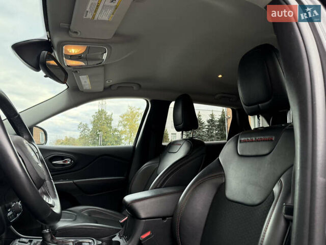 Сірий Джип Cherokee, об'ємом двигуна 3.24 л та пробігом 45 тис. км за 20500 $, фото 20 на Automoto.ua