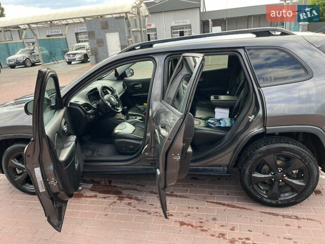 Сірий Джип Cherokee, об'ємом двигуна 2.36 л та пробігом 167 тис. км за 16500 $, фото 6 на Automoto.ua