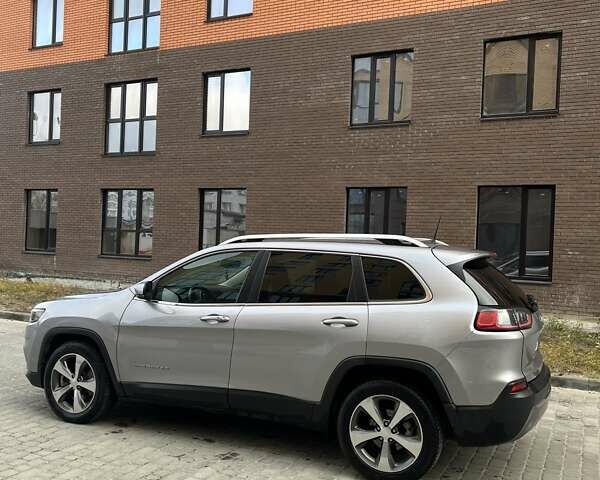 Сірий Джип Cherokee, об'ємом двигуна 2.36 л та пробігом 172 тис. км за 14900 $, фото 2 на Automoto.ua