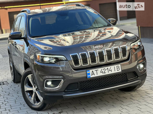 Сірий Джип Cherokee, об'ємом двигуна 3.2 л та пробігом 80 тис. км за 19999 $, фото 39 на Automoto.ua