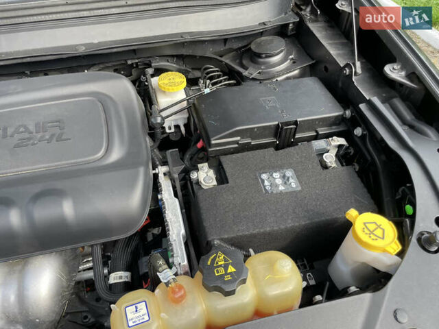 Сірий Джип Cherokee, об'ємом двигуна 2.36 л та пробігом 98 тис. км за 18500 $, фото 15 на Automoto.ua