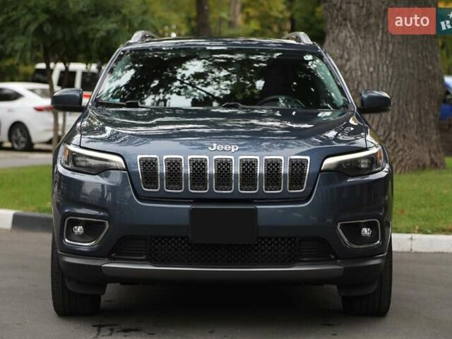 Сірий Джип Cherokee, об'ємом двигуна 3.24 л та пробігом 157 тис. км за 18500 $, фото 1 на Automoto.ua