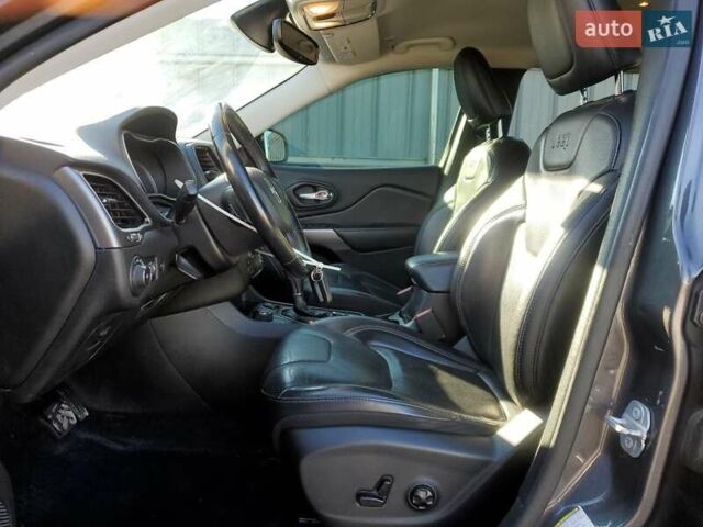 Серый Джип Чероки, объемом двигателя 3.24 л и пробегом 99 тыс. км за 2800 $, фото 7 на Automoto.ua