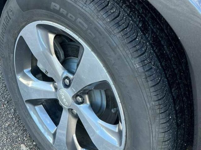 Сірий Джип Cherokee, об'ємом двигуна 3.2 л та пробігом 11 тис. км за 22799 $, фото 22 на Automoto.ua