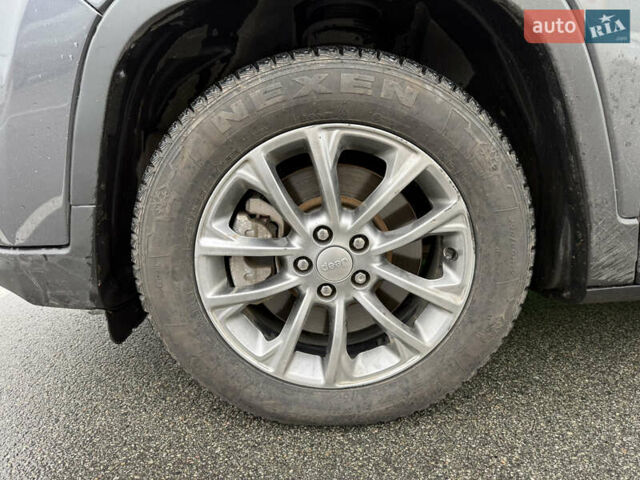 Сірий Джип Cherokee, об'ємом двигуна 2.36 л та пробігом 114 тис. км за 15899 $, фото 13 на Automoto.ua