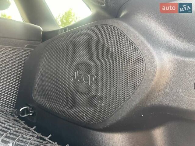 Серый Джип Чероки, объемом двигателя 3.2 л и пробегом 122 тыс. км за 18499 $, фото 34 на Automoto.ua