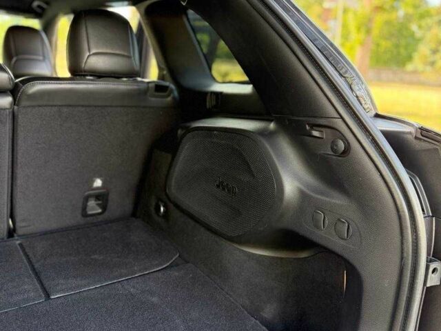 Сірий Джип Cherokee, об'ємом двигуна 3.2 л та пробігом 11 тис. км за 22799 $, фото 10 на Automoto.ua