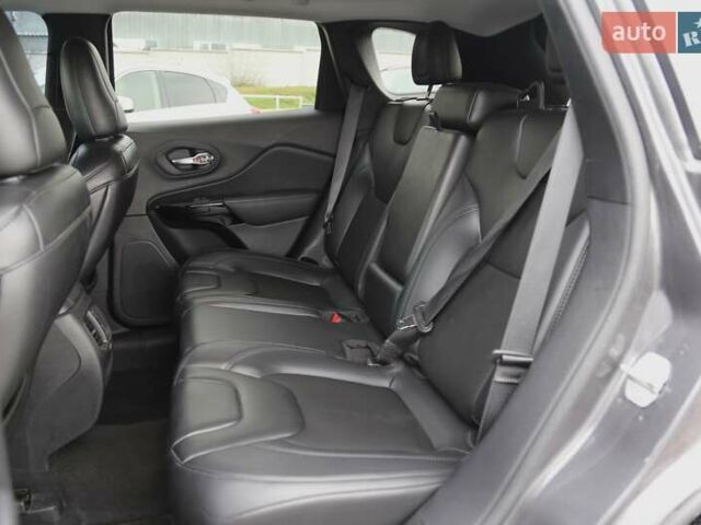 Сірий Джип Cherokee, об'ємом двигуна 2.36 л та пробігом 62 тис. км за 20900 $, фото 7 на Automoto.ua