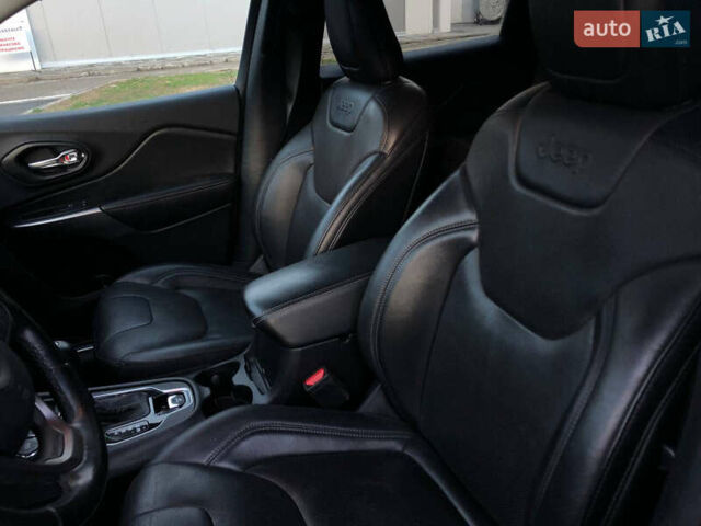 Серый Джип Чероки, объемом двигателя 3.24 л и пробегом 83 тыс. км за 17990 $, фото 11 на Automoto.ua