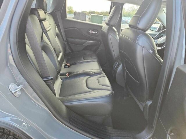 Джип Cherokee 2019 у Чернівцях на Automoto.ua Сірий Джип Cherokee, об'ємом двигуна 3.2 л та пробігом 73 тис. км за 2500 $, фото 9 на Automoto.ua