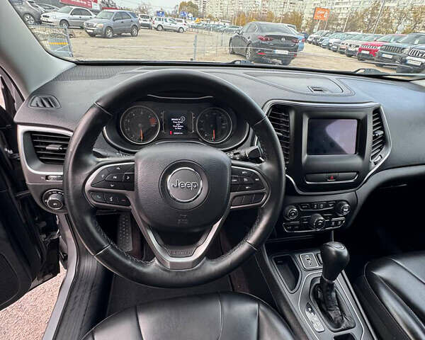 Серый Джип Чероки, объемом двигателя 2.4 л и пробегом 220 тыс. км за 15999 $, фото 19 на Automoto.ua