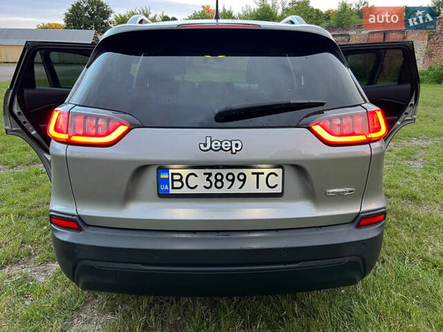 Сірий Джип Cherokee, об'ємом двигуна 2.36 л та пробігом 120 тис. км за 16500 $, фото 10 на Automoto.ua