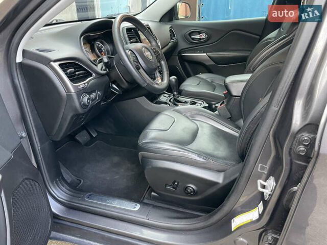 Сірий Джип Cherokee, об'ємом двигуна 2.36 л та пробігом 98 тис. км за 18500 $, фото 23 на Automoto.ua
