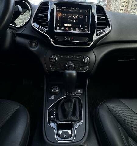 Серый Джип Чероки, объемом двигателя 3.2 л и пробегом 182 тыс. км за 14800 $, фото 10 на Automoto.ua