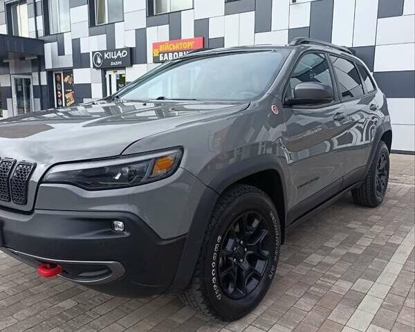 Джип Чероки 2019 в Нежине на Automoto.ua Серый Джип Чероки, объемом двигателя 3.2 л и пробегом 138 тыс. км за 21900 $, фото 1 на Automoto.ua