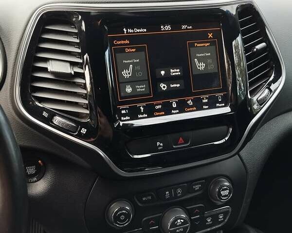 Сірий Джип Cherokee, об'ємом двигуна 3.24 л та пробігом 133 тис. км за 18000 $, фото 12 на Automoto.ua