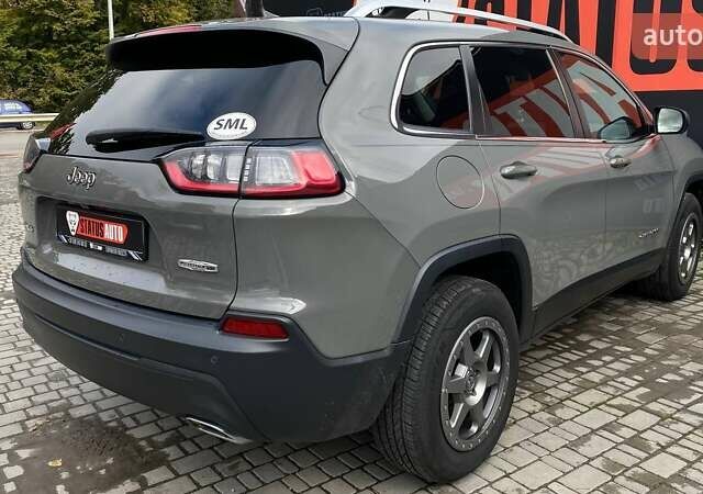 Сірий Джип Cherokee, об'ємом двигуна 3.24 л та пробігом 125 тис. км за 19000 $, фото 4 на Automoto.ua