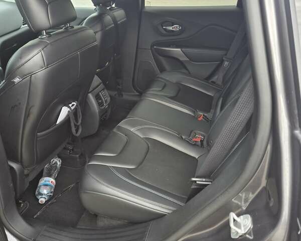 Сірий Джип Cherokee, об'ємом двигуна 2.36 л та пробігом 60 тис. км за 16500 $, фото 11 на Automoto.ua