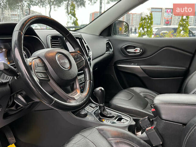 Сірий Джип Cherokee, об'ємом двигуна 3.24 л та пробігом 142 тис. км за 16999 $, фото 9 на Automoto.ua