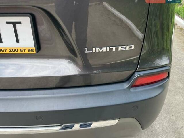 Сірий Джип Cherokee, об'ємом двигуна 2.36 л та пробігом 98 тис. км за 18500 $, фото 7 на Automoto.ua