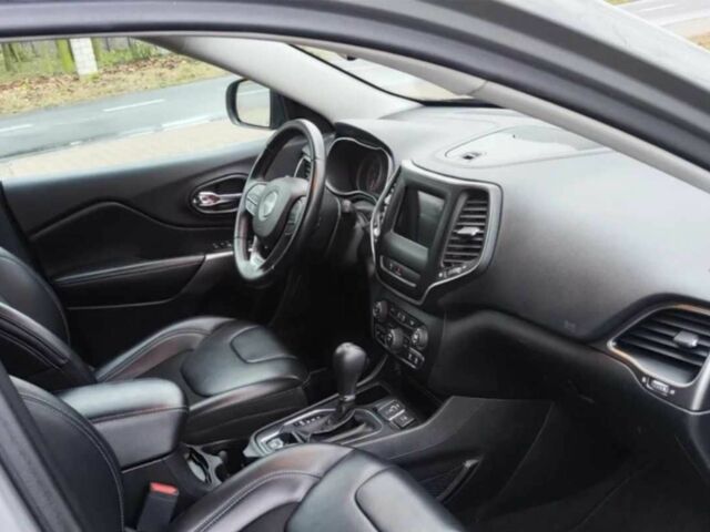 Серый Джип Чероки, объемом двигателя 2.4 л и пробегом 108 тыс. км за 8900 $, фото 10 на Automoto.ua