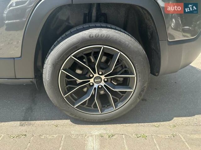 Сірий Джип Cherokee, об'ємом двигуна 3.24 л та пробігом 56 тис. км за 19750 $, фото 17 на Automoto.ua