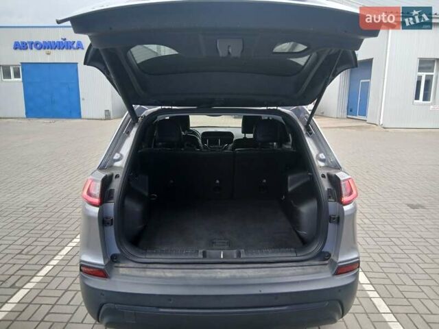 Серый Джип Чероки, объемом двигателя 2.36 л и пробегом 129 тыс. км за 13200 $, фото 20 на Automoto.ua