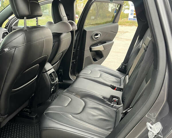 Джип Чероки 2019 в Полтаве на Automoto.ua Серый Джип Чероки, объемом двигателя 3.2 л и пробегом 68 тыс. км за 24700 $, фото 10 на Automoto.ua