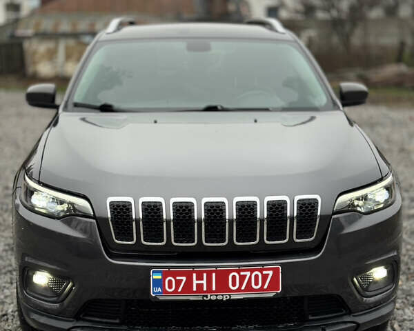 Серый Джип Чероки, объемом двигателя 3.2 л и пробегом 132 тыс. км за 17350 $, фото 2 на Automoto.ua