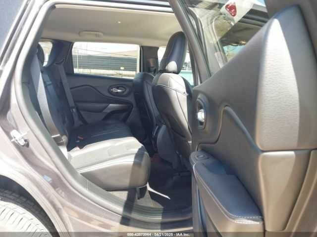 Серый Джип Чероки, объемом двигателя 0 л и пробегом 71 тыс. км за 3200 $, фото 7 на Automoto.ua