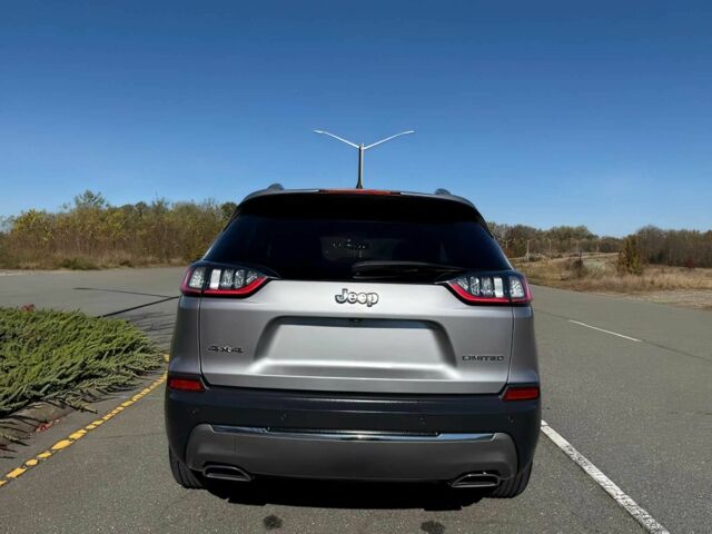 Серый Джип Чероки, объемом двигателя 3.2 л и пробегом 37 тыс. км за 9000 $, фото 5 на Automoto.ua