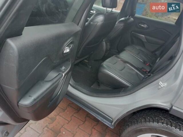 Серый Джип Чероки, объемом двигателя 2.4 л и пробегом 111 тыс. км за 17300 $, фото 10 на Automoto.ua