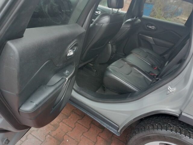 Серый Джип Чероки, объемом двигателя 2.4 л и пробегом 111 тыс. км за 17300 $, фото 5 на Automoto.ua