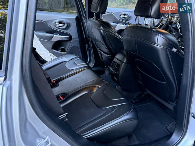 Сірий Джип Cherokee, об'ємом двигуна 2.36 л та пробігом 109 тис. км за 15500 $, фото 67 на Automoto.ua