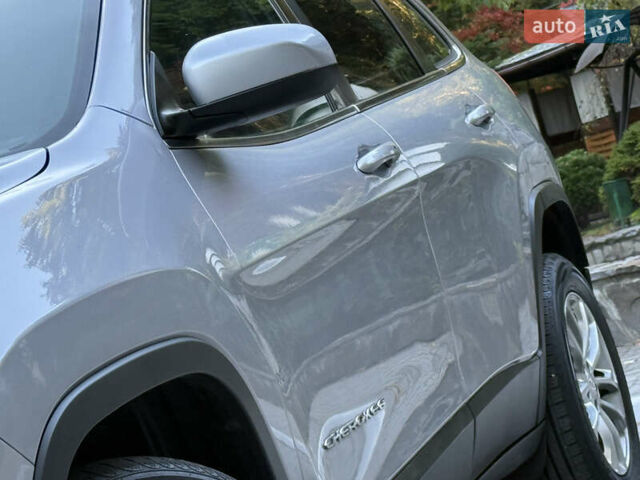 Сірий Джип Cherokee, об'ємом двигуна 2.36 л та пробігом 109 тис. км за 15500 $, фото 25 на Automoto.ua