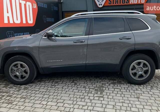 Сірий Джип Cherokee, об'ємом двигуна 3.24 л та пробігом 125 тис. км за 19000 $, фото 9 на Automoto.ua