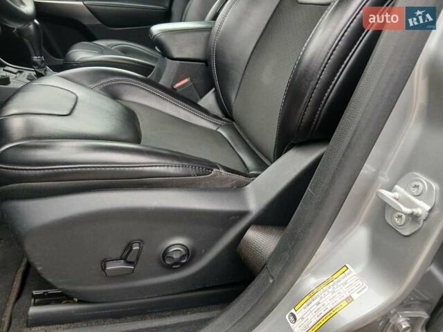 Серый Джип Чероки, объемом двигателя 2.36 л и пробегом 129 тыс. км за 13200 $, фото 13 на Automoto.ua