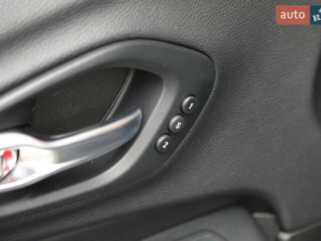 Сірий Джип Cherokee, об'ємом двигуна 3.24 л та пробігом 157 тис. км за 18500 $, фото 22 на Automoto.ua