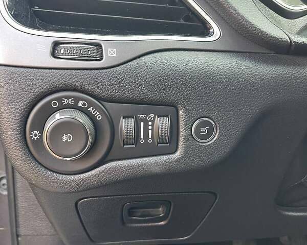 Серый Джип Чероки, объемом двигателя 3.2 л и пробегом 122 тыс. км за 18499 $, фото 4 на Automoto.ua