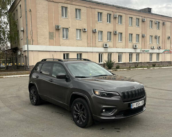 Джип Чероки 2019 в Полтаве на Automoto.ua Серый Джип Чероки, объемом двигателя 3.2 л и пробегом 68 тыс. км за 24700 $, фото 2 на Automoto.ua
